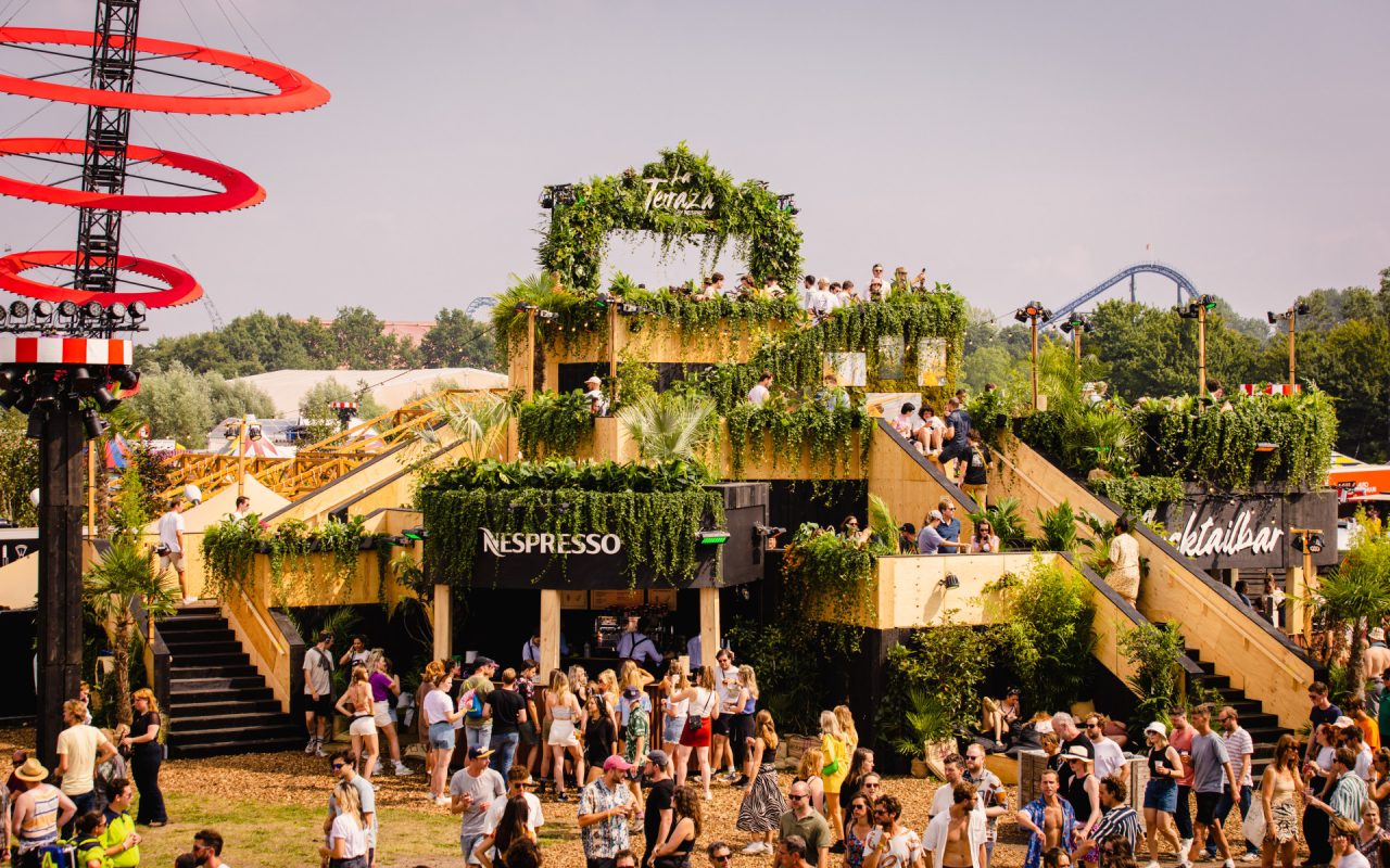 NESPRESSO’S LA TERRAZA OP LOWLANDS 2022: MERKACTIVATIE IN OPTIMA FORMA!